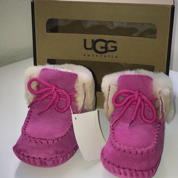 - New Authentic Baby Infant UGG boots, pink, size 2/3 (6-12 months) - Picture 2 of 10
